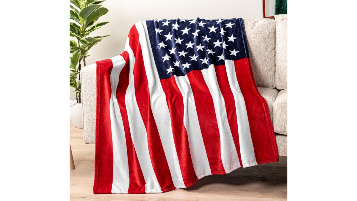 Bring a patriotic blanket with you to see the fireworks. 