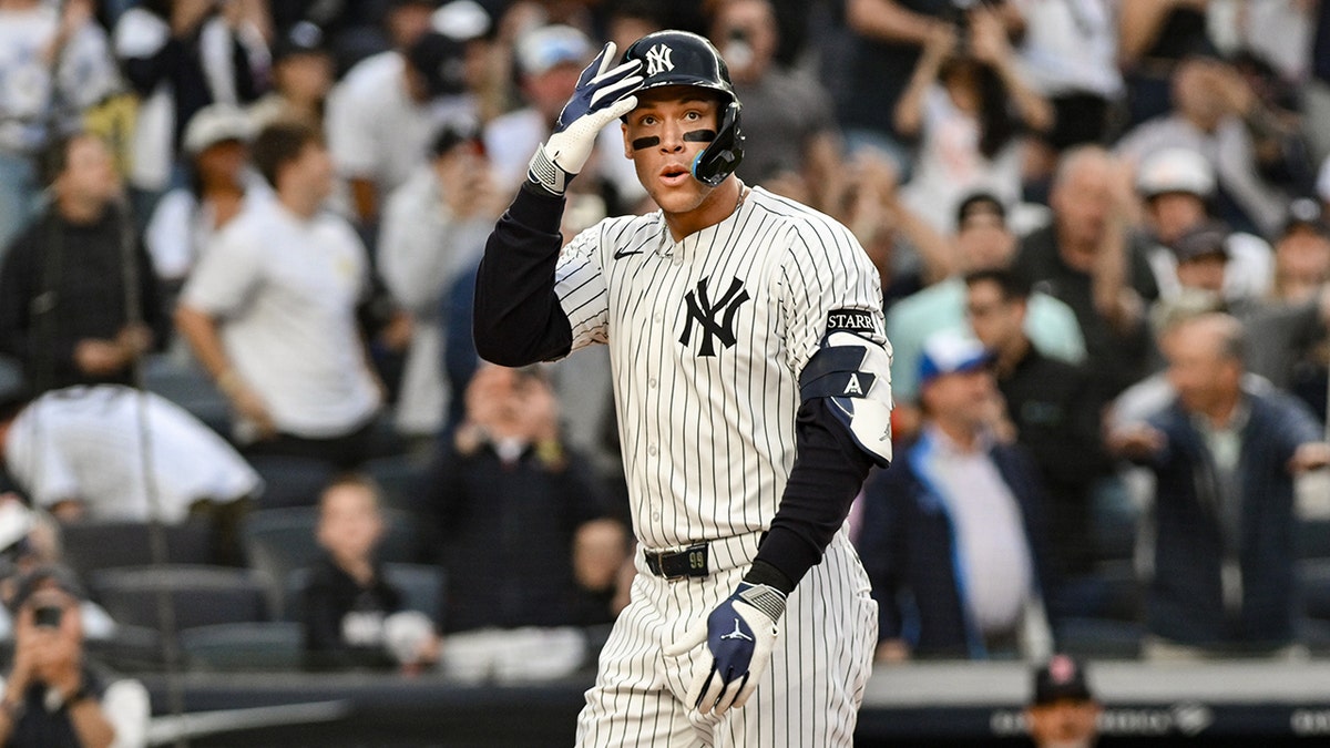 aaron-judge- O juiz responde ao Jab dos Yankees de Dobbins com Homers como Red Sox Win
