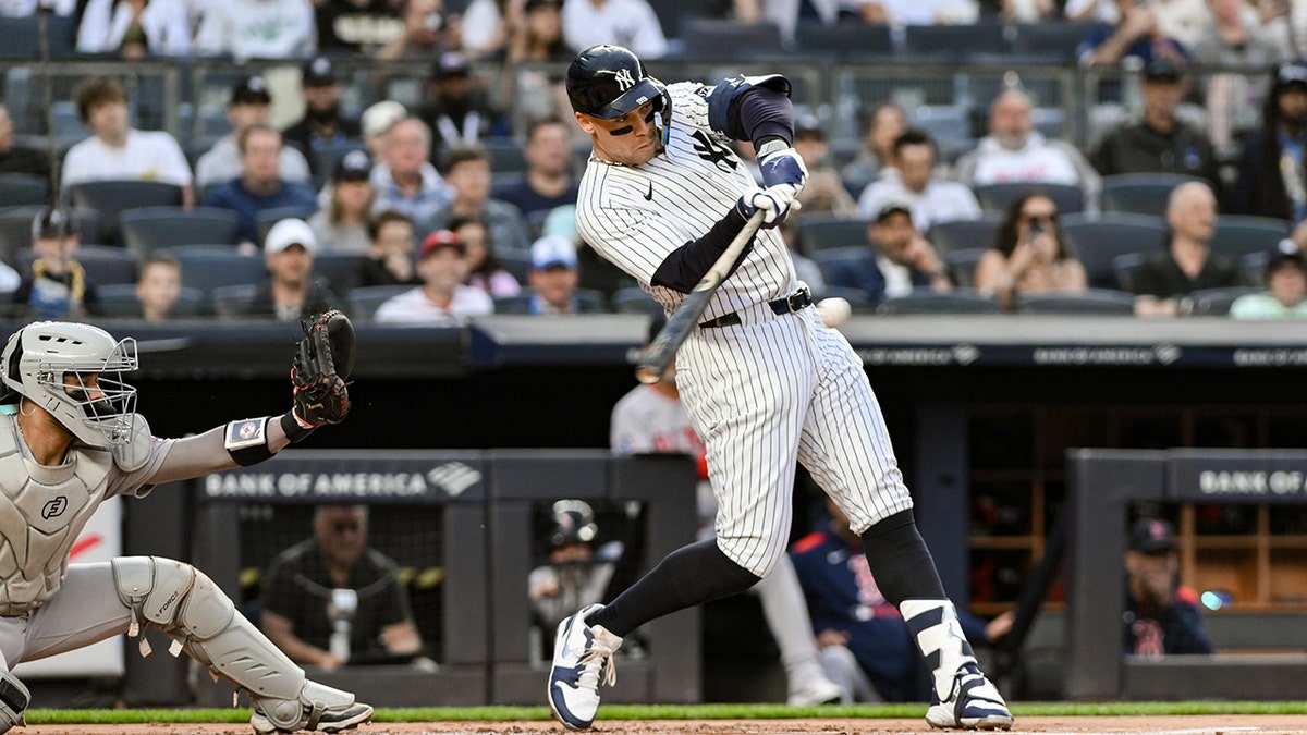 aaron-judge O juiz responde ao Jab dos Yankees de Dobbins com Homers como Red Sox Win
