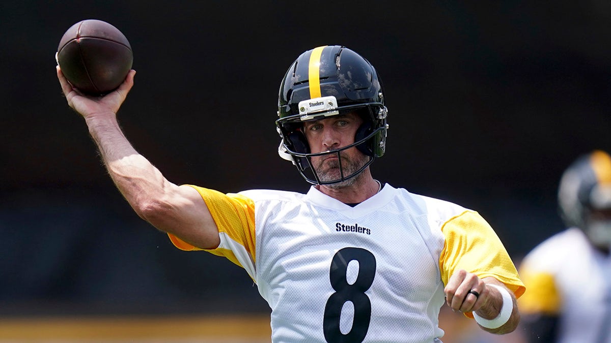 Aaron Rodgers in minicamp