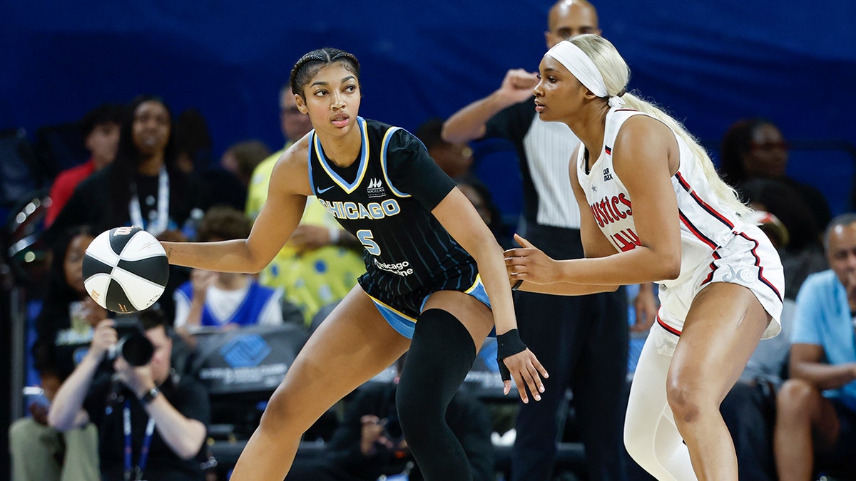 Angel Reese backs down Kiki Iriafen