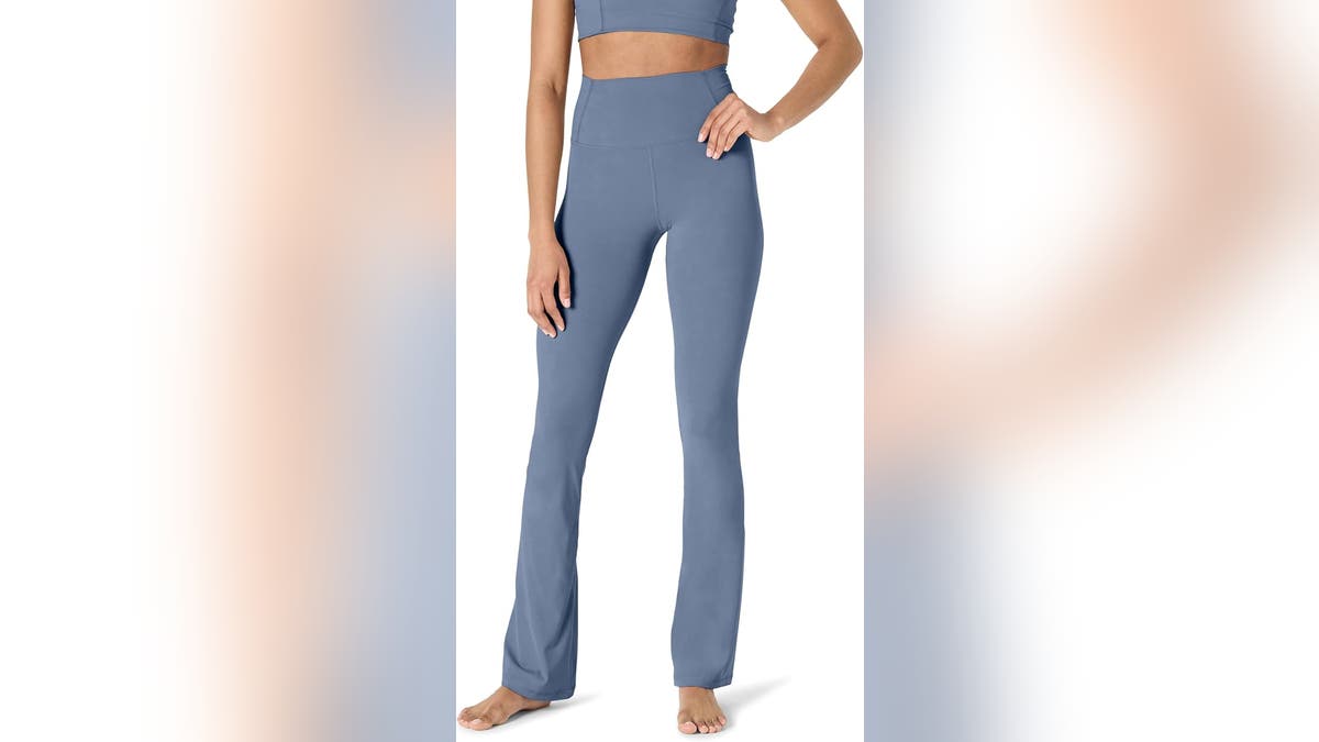 These boot-cut leggings have light compression for an ultra-flattering fit.