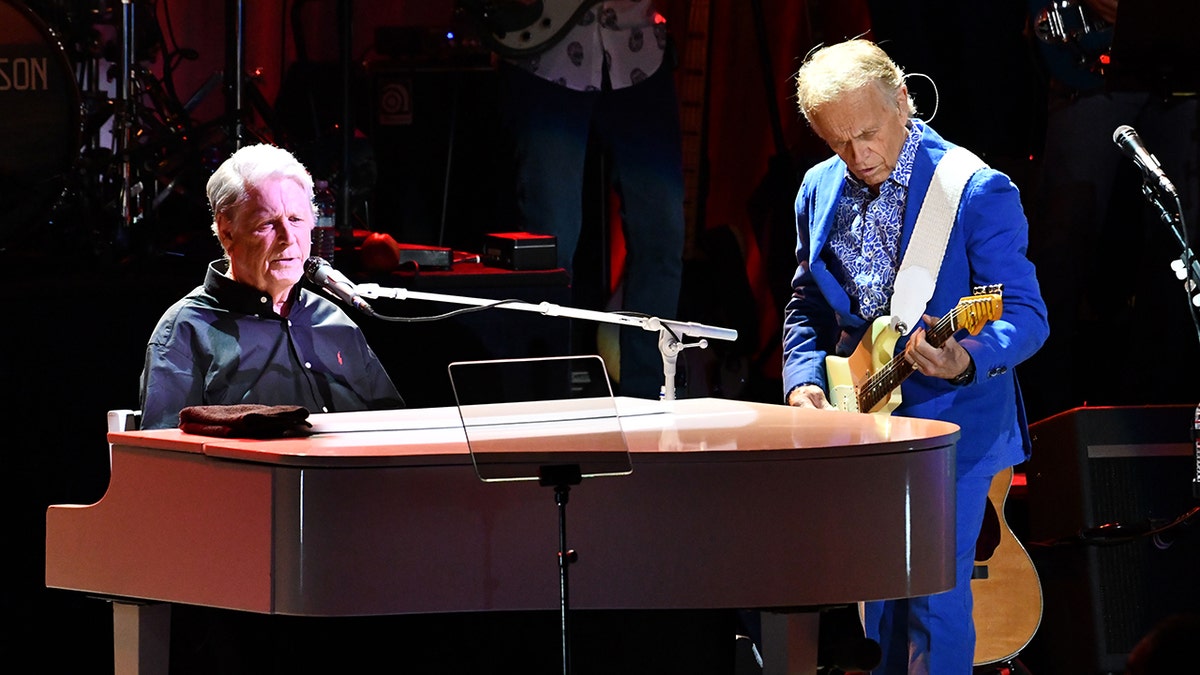 Brian Wilson and Al Jardine on stage together