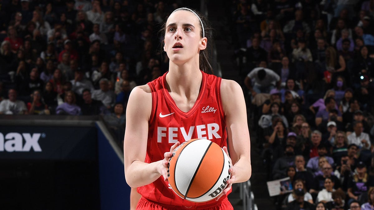 Ketlin Clark free throw