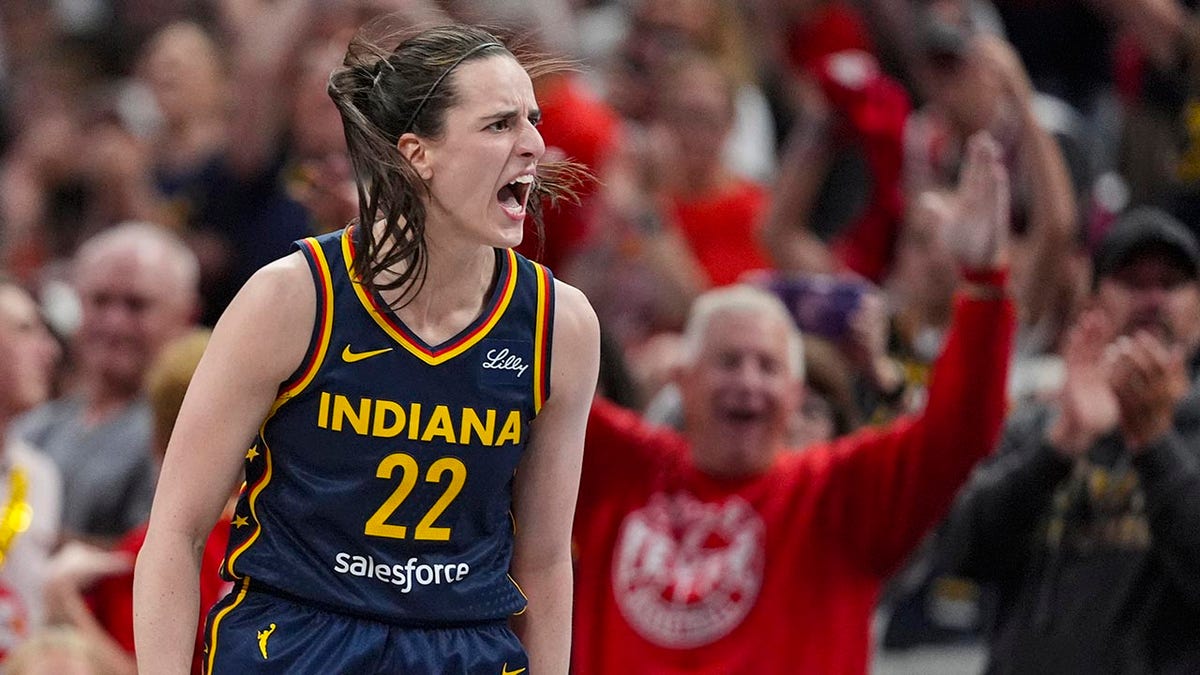 Caitlin Clark yells