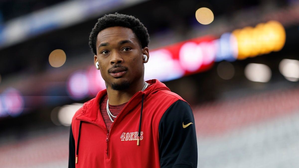 Cornerback Deommodore Lenoir