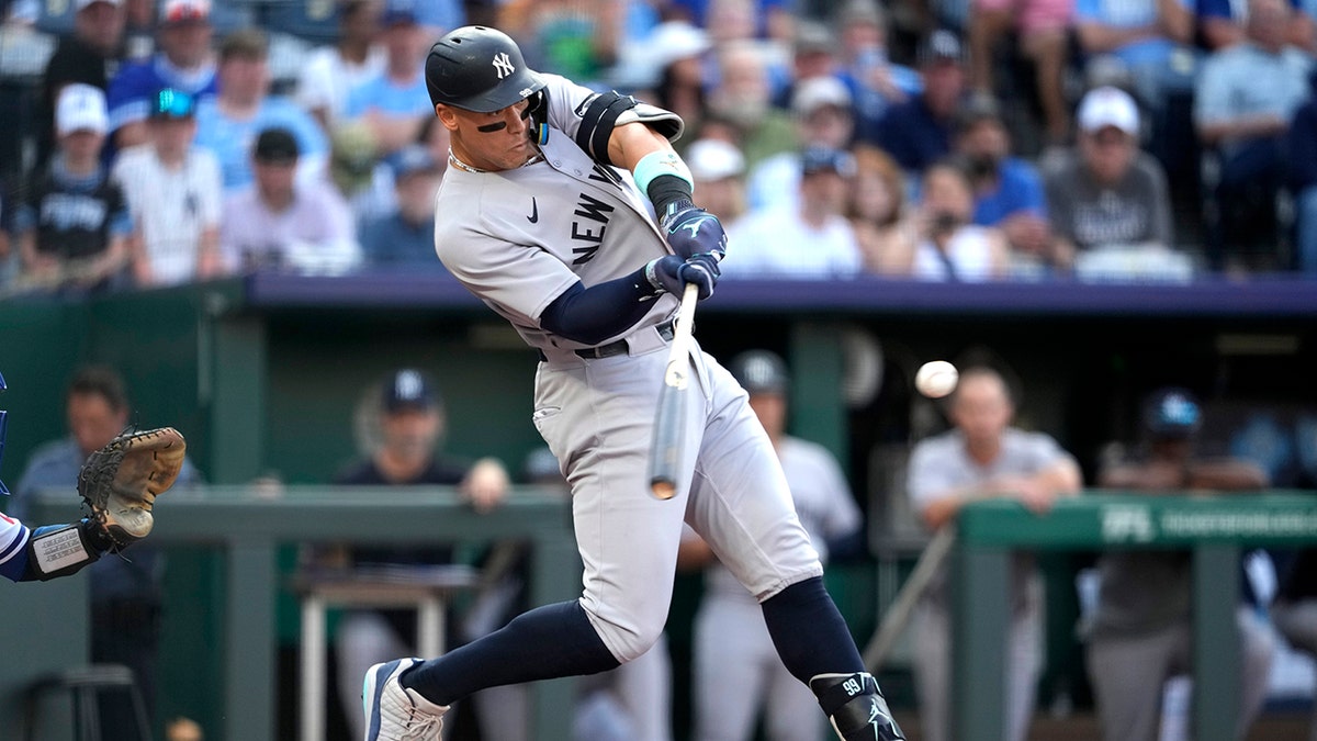 Aaron Judge hits home run