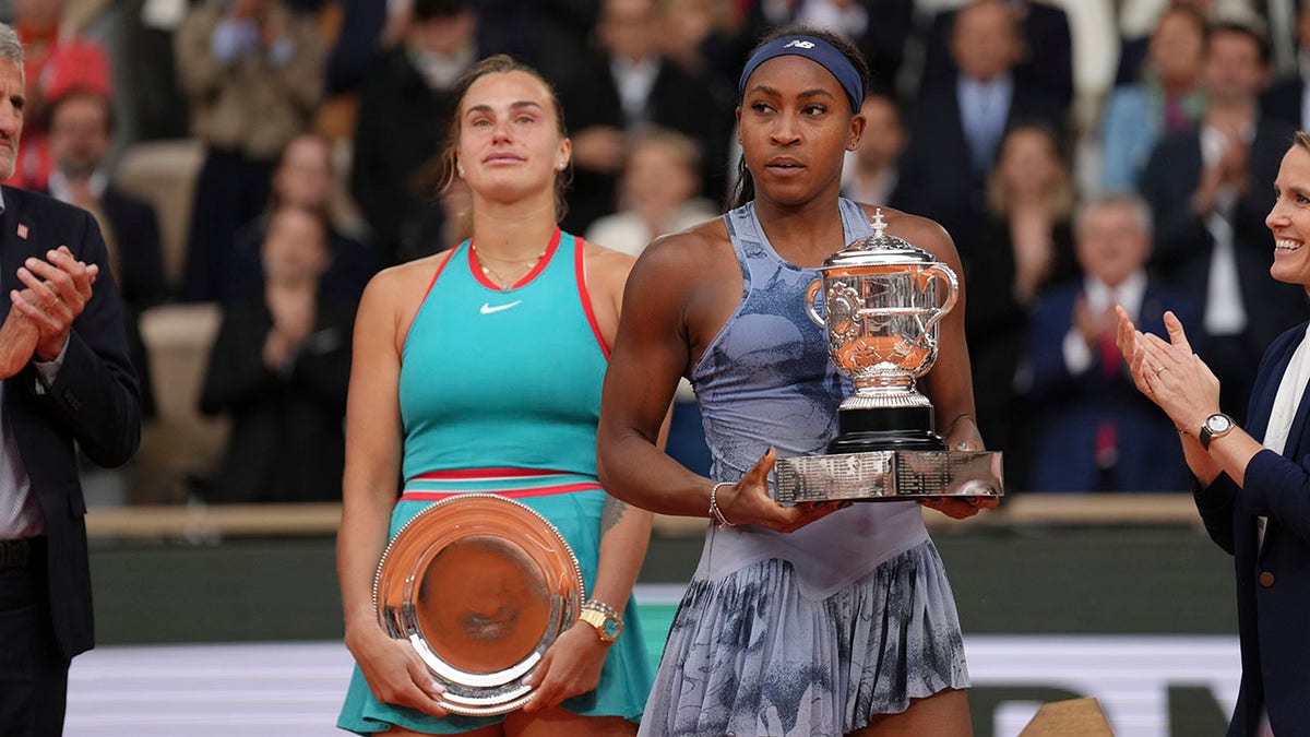 Coco Gauff hold French Open trophy