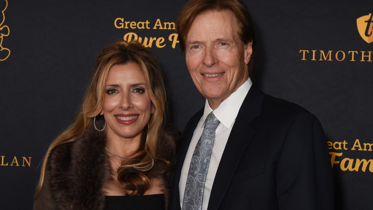 Jack Wagner and Michelle Wolf reddish carpet