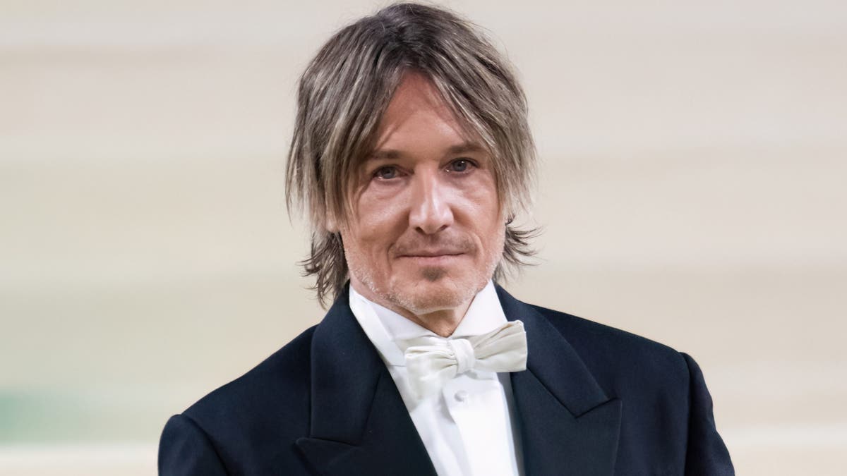 close-up of keith urban at the met gala 