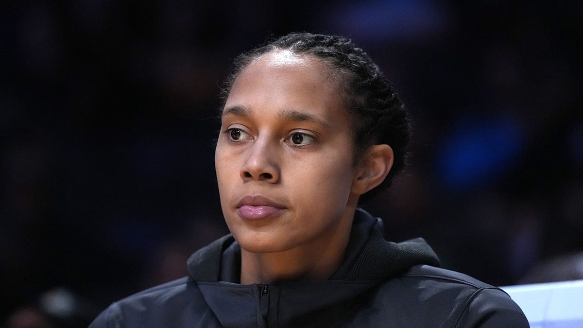 Brittney Griner connected bench