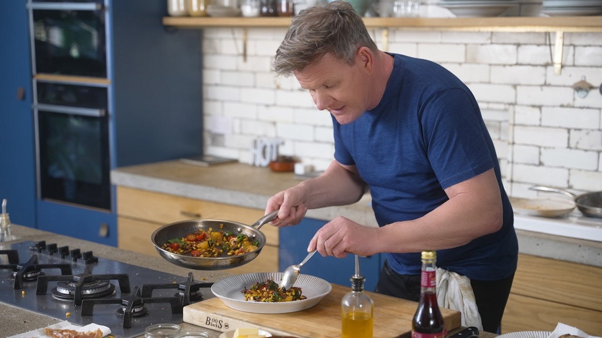 Give dad the Gordon Ramsay edge with HexClad cookware this Father's Day.