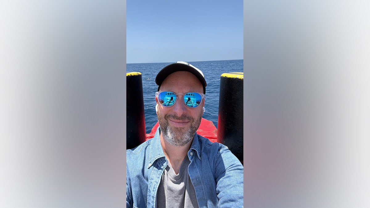 Israelis find unsocial ways to return