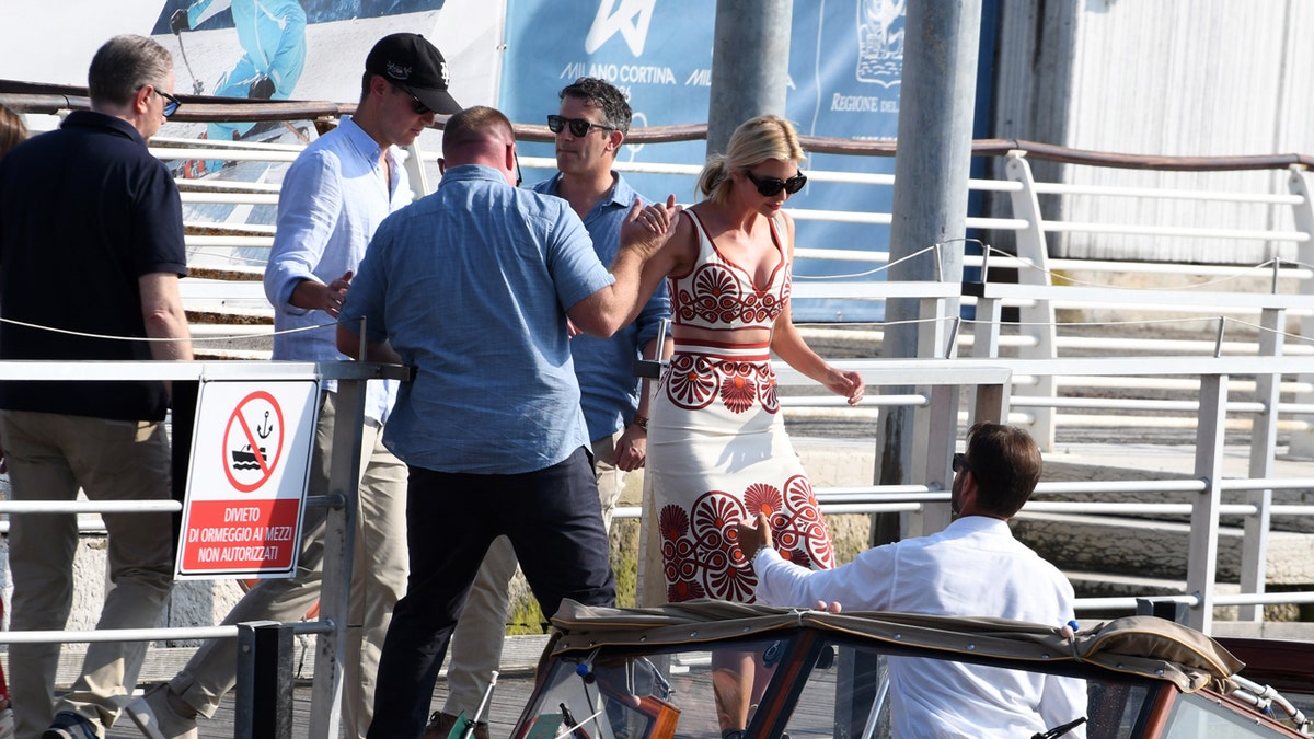 Jared Kushner and Ivanka Trump get   into a h2o  taxi successful  Venice, Italy