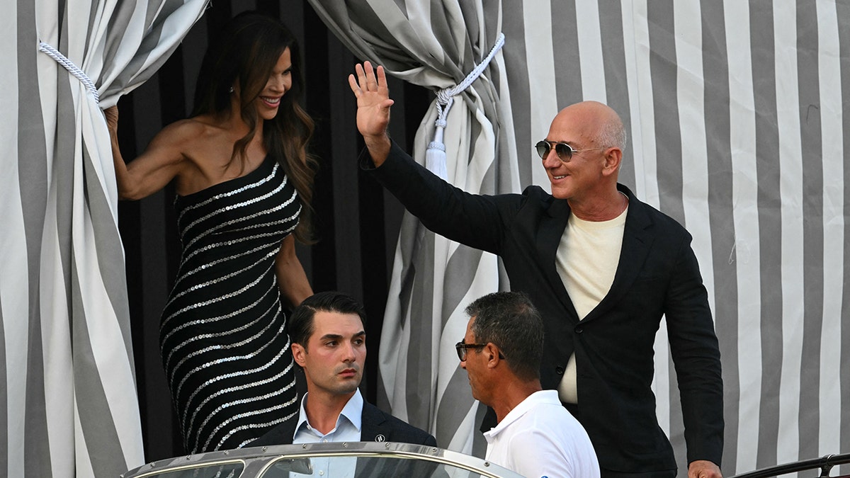 Jeff Bezos and Lauren Sanchez arriving in Italy for their wedding.