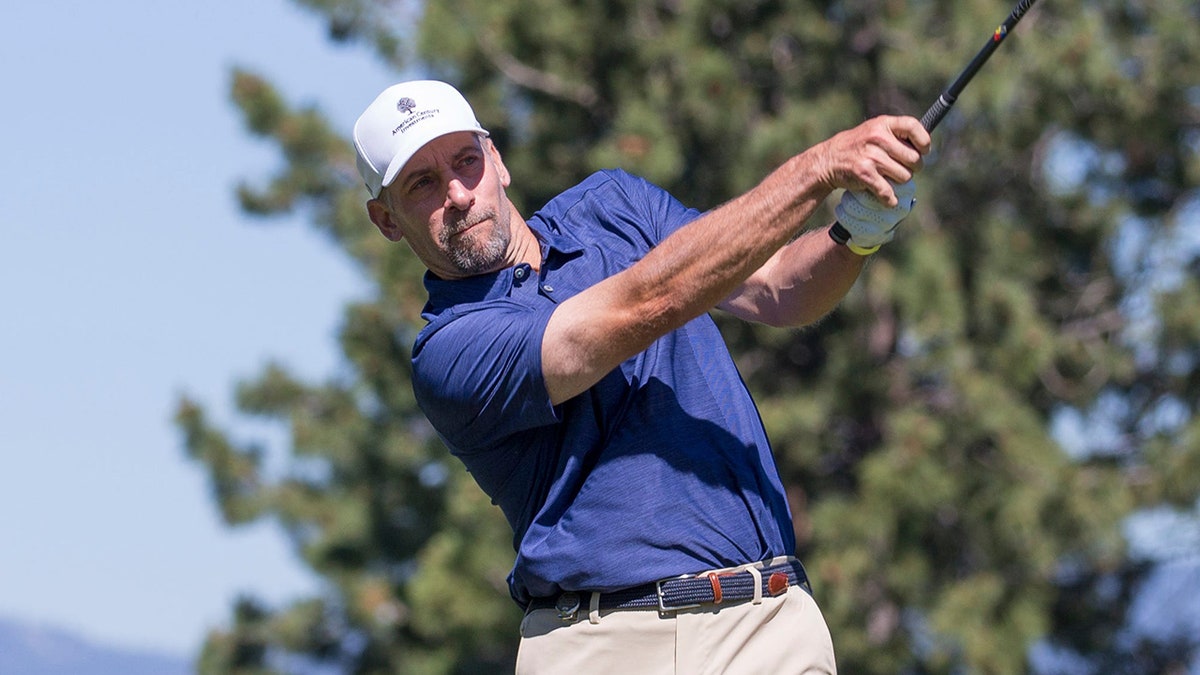John Smoltz swings