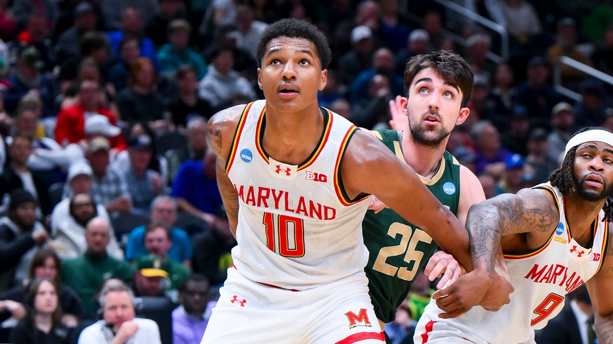Julian Reese boxes out