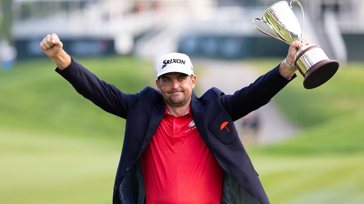 Keegan Bradley lifts trophy