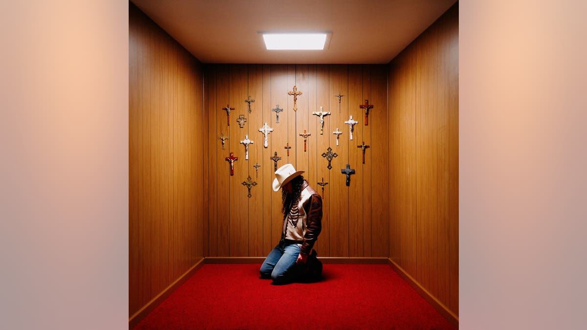 Brandon Lake on the "King of Hearts" album cover