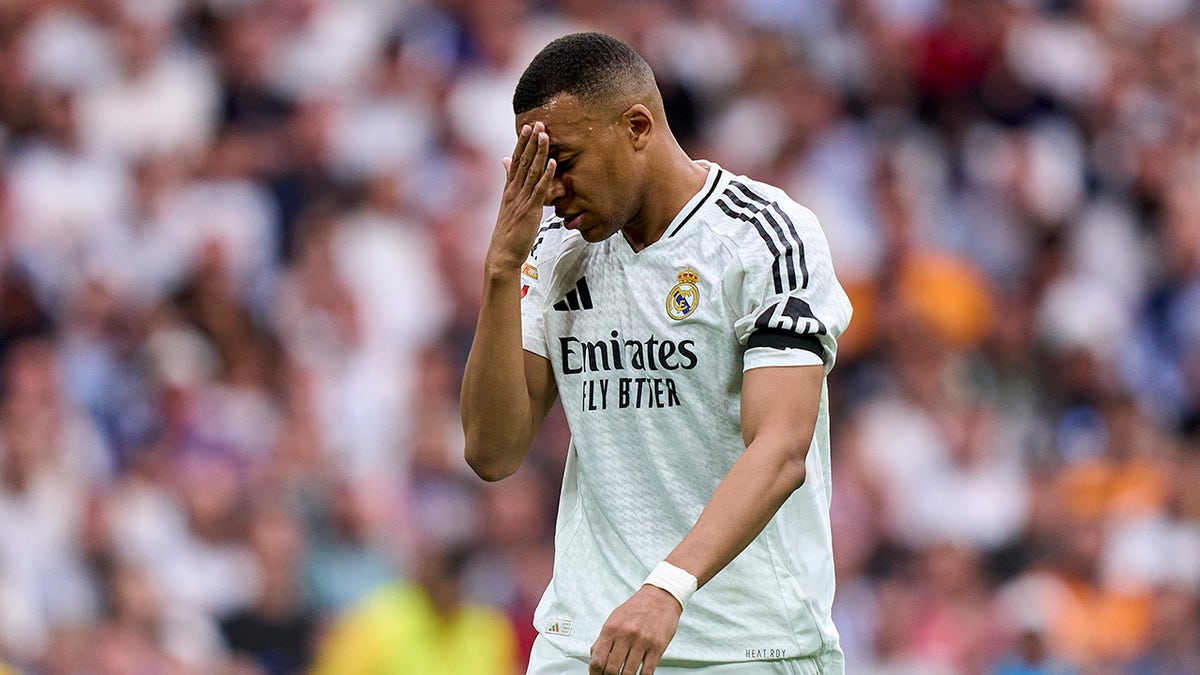 Kylian Mbappe is upset from the stadium