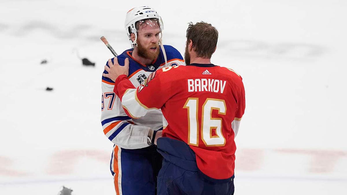 Connor McDavid and Aleksander Barkov talk