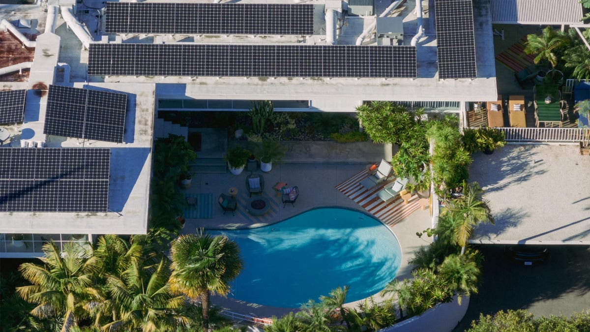Brad Pitt's Outside Home
