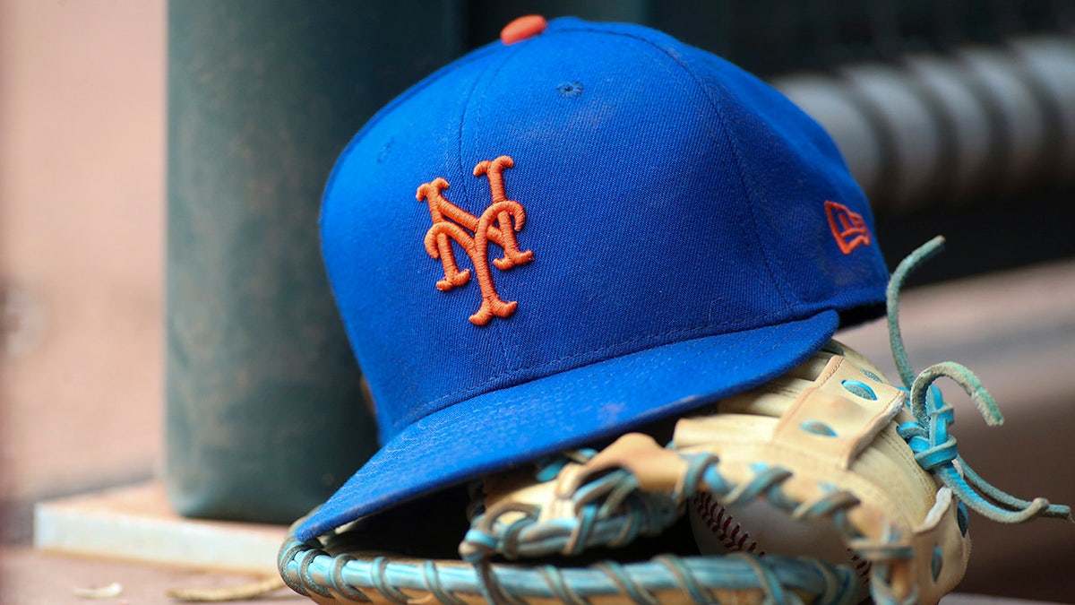 A Mets hat in Atlanta