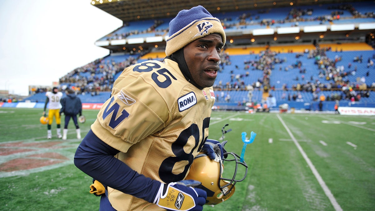 Milton Stegall runs on the field