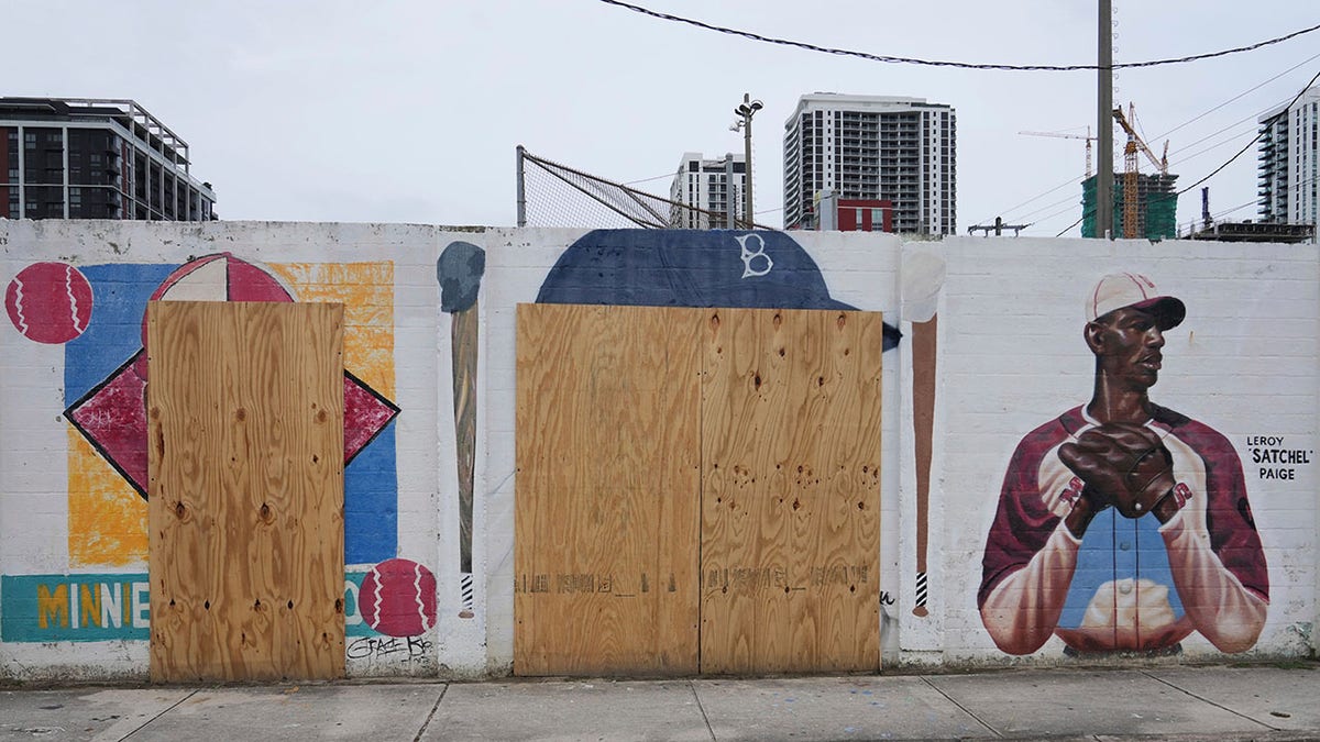 Murals of baseball legends