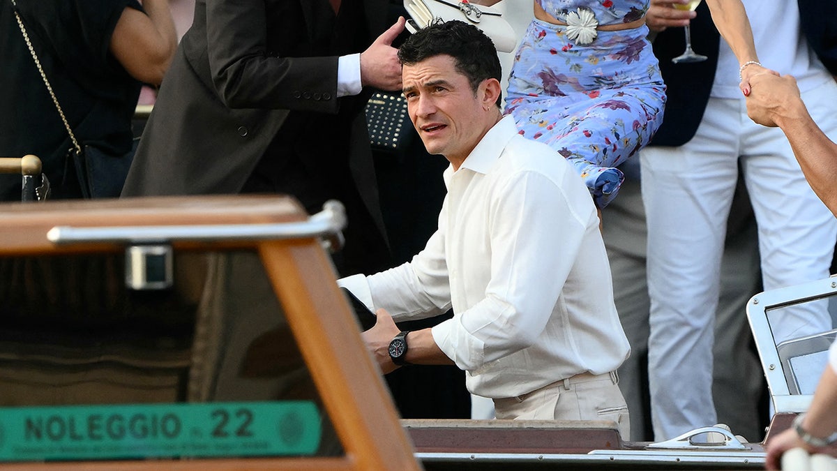 Orlando Bloom arrives at Jeff Bezos and Lauren Sanchez's wedding festivities.