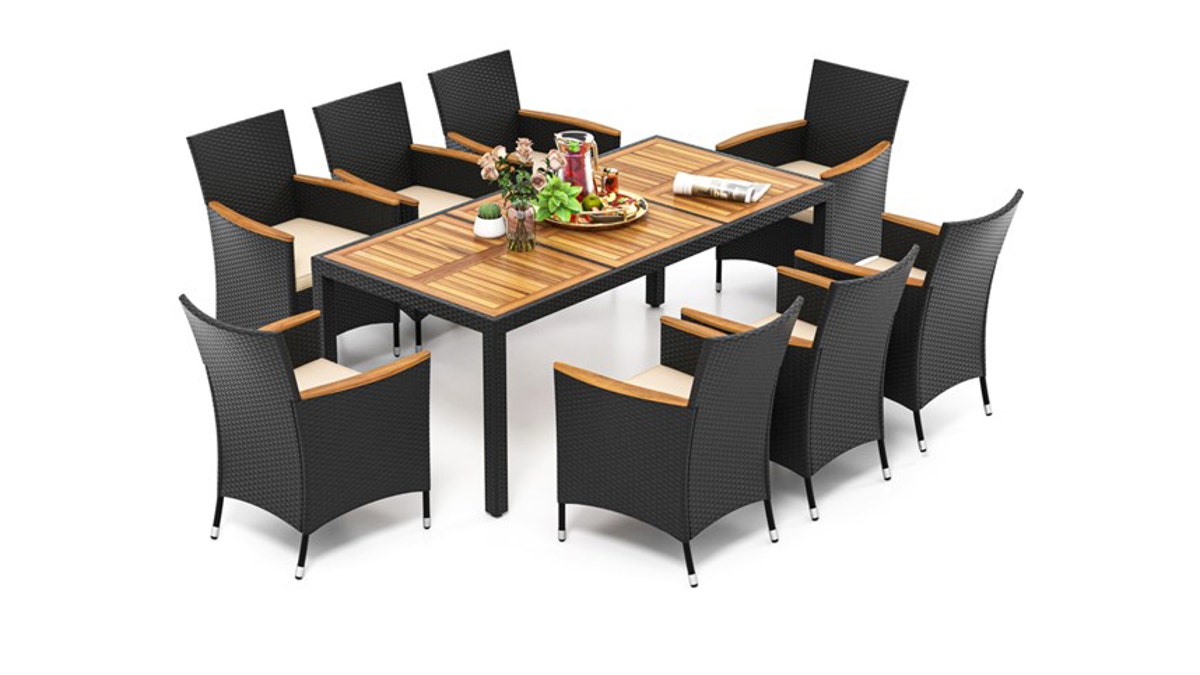 Fit your whole family around this durable table set. 