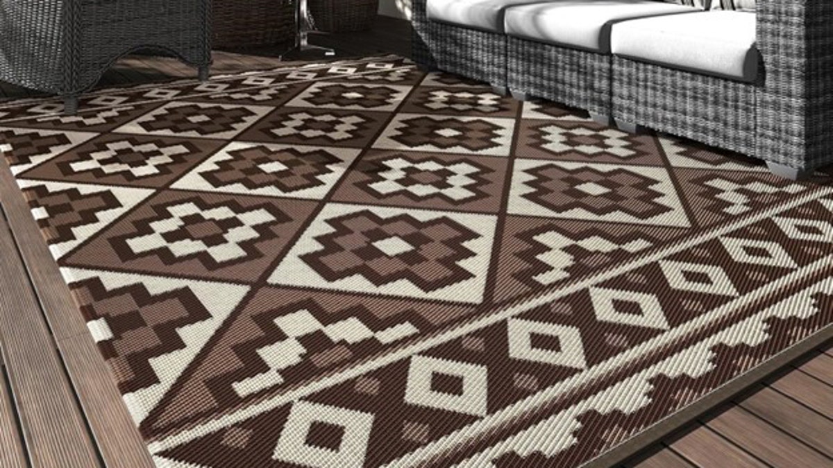 Reverse this rug for a different color combo. 