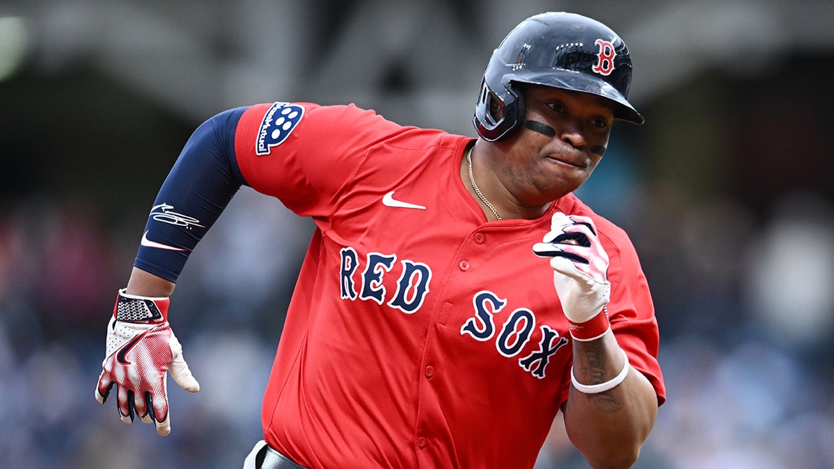 Rafael Devers vs Guardians