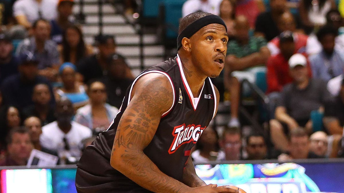 Rashad McCants looks to shoot