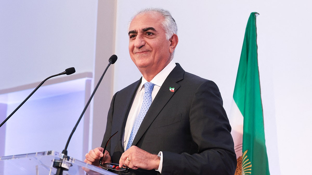 Iran's exiled prince speaks to Paris media