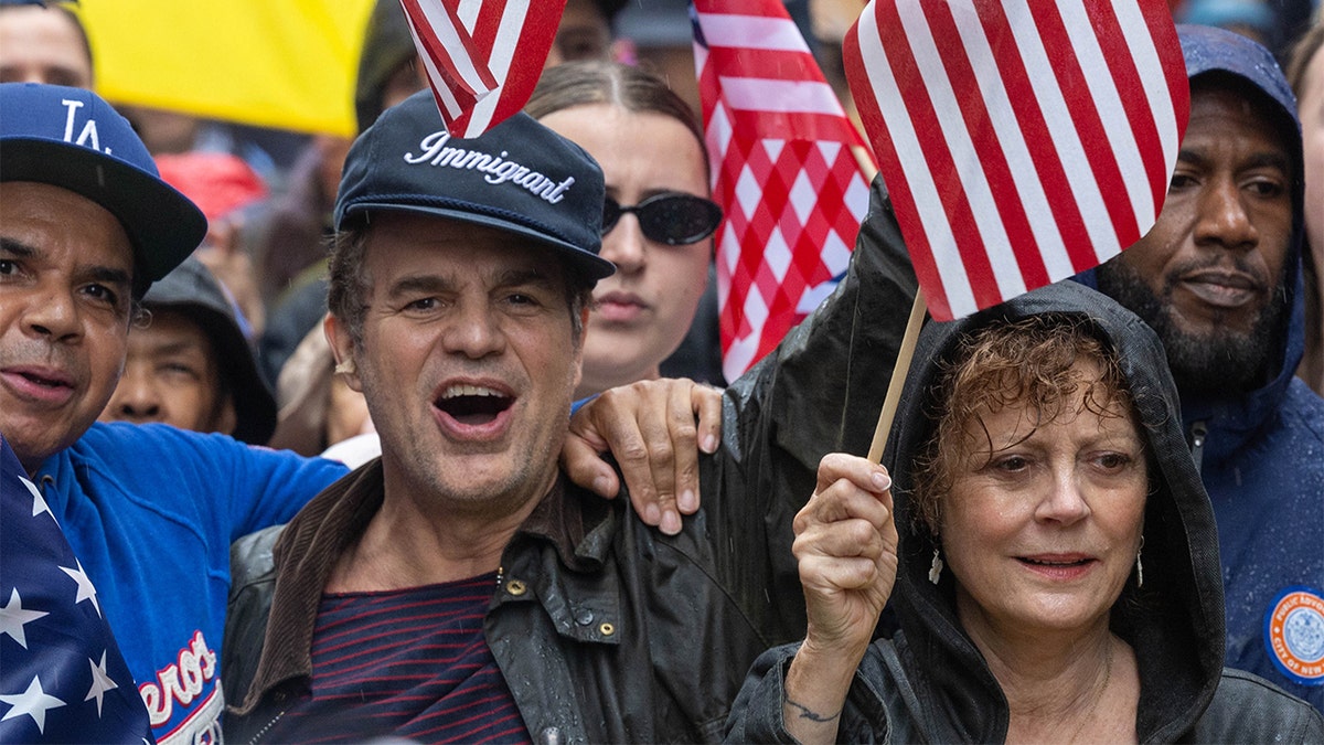 马克·鲁瓦洛(Mark Rovalo)和苏珊·萨兰登(Susan Sarandon),
