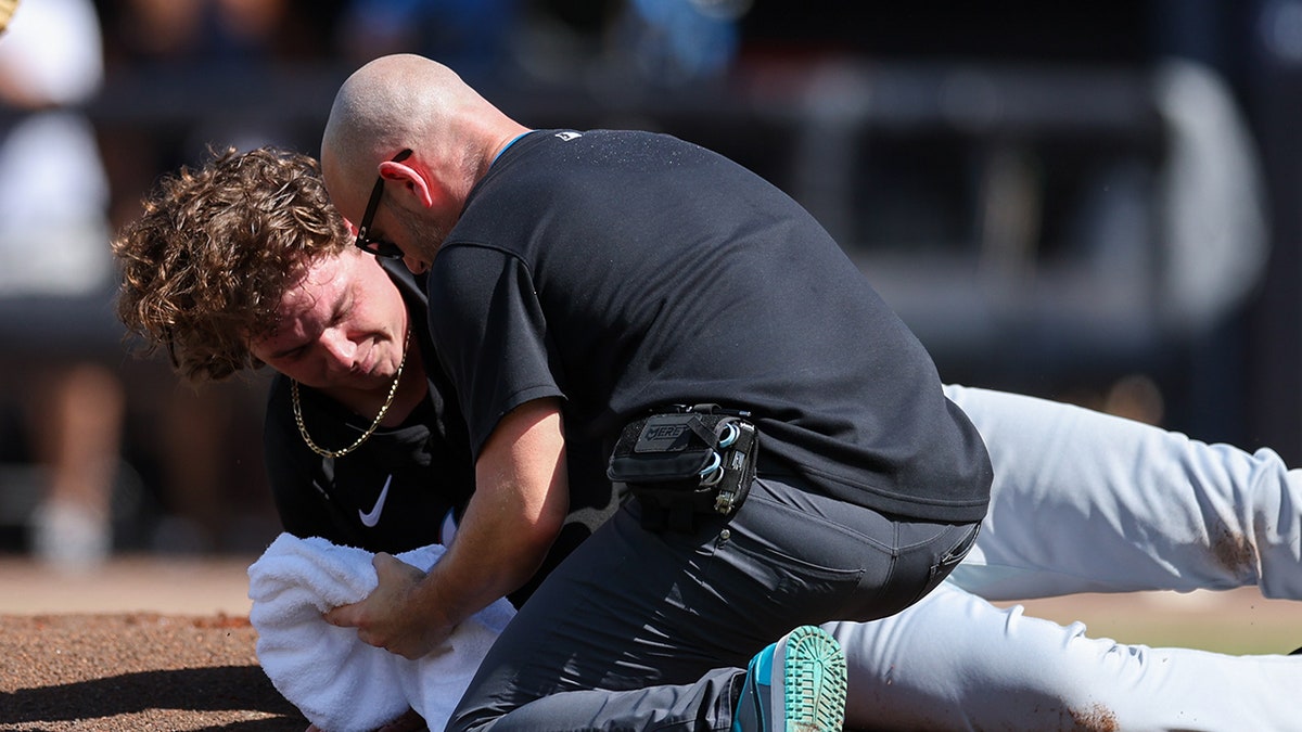 ryan-weathers-1 O arremessador de Marlins, Ryan Weathers, foi perfurado na cabeça por um arremesso durante o aquecimento