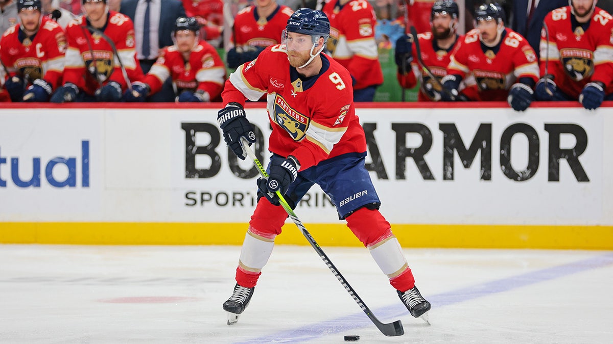 sam-bennett- Sam Bennett, do Panteras