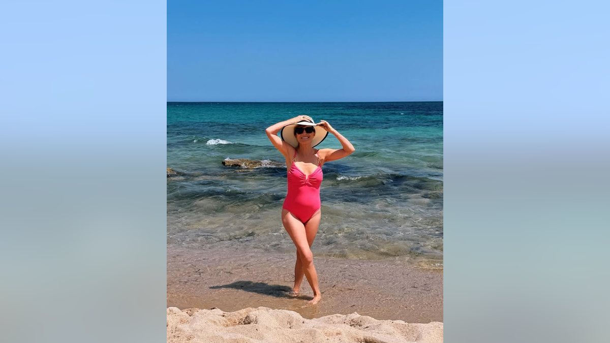 Jane Seymour bikini