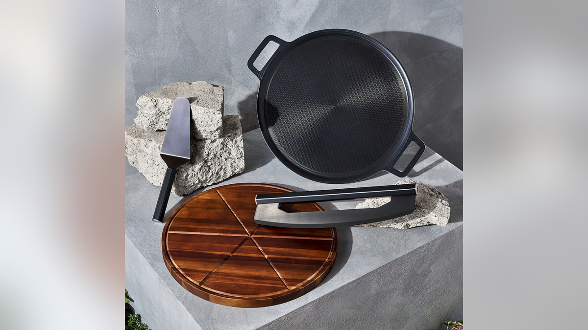 Get crispy pizza crust with the HexClad pizza steel.
