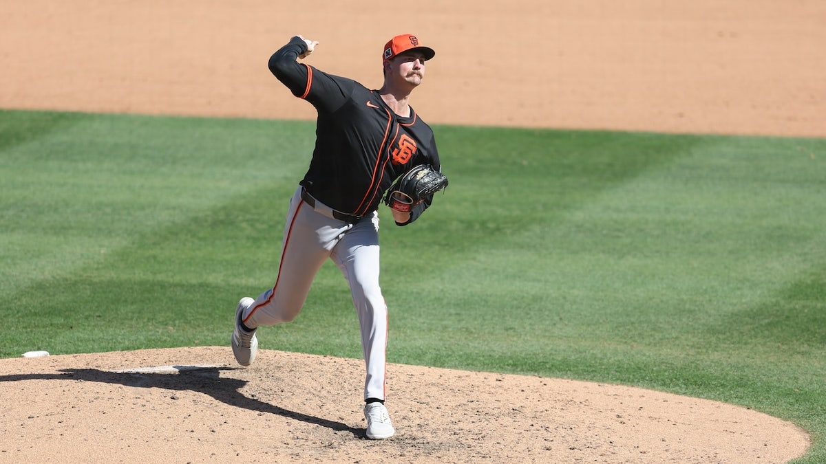 sean hjelle pitching
