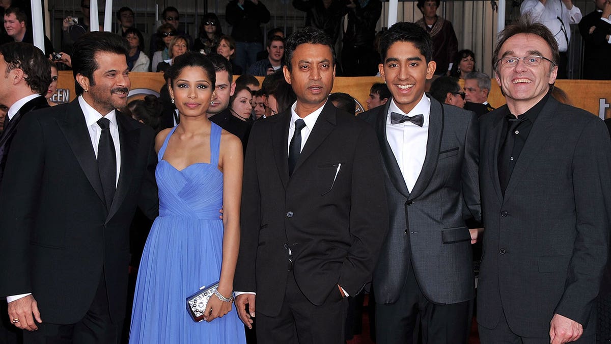 Slumdog millionaire throws