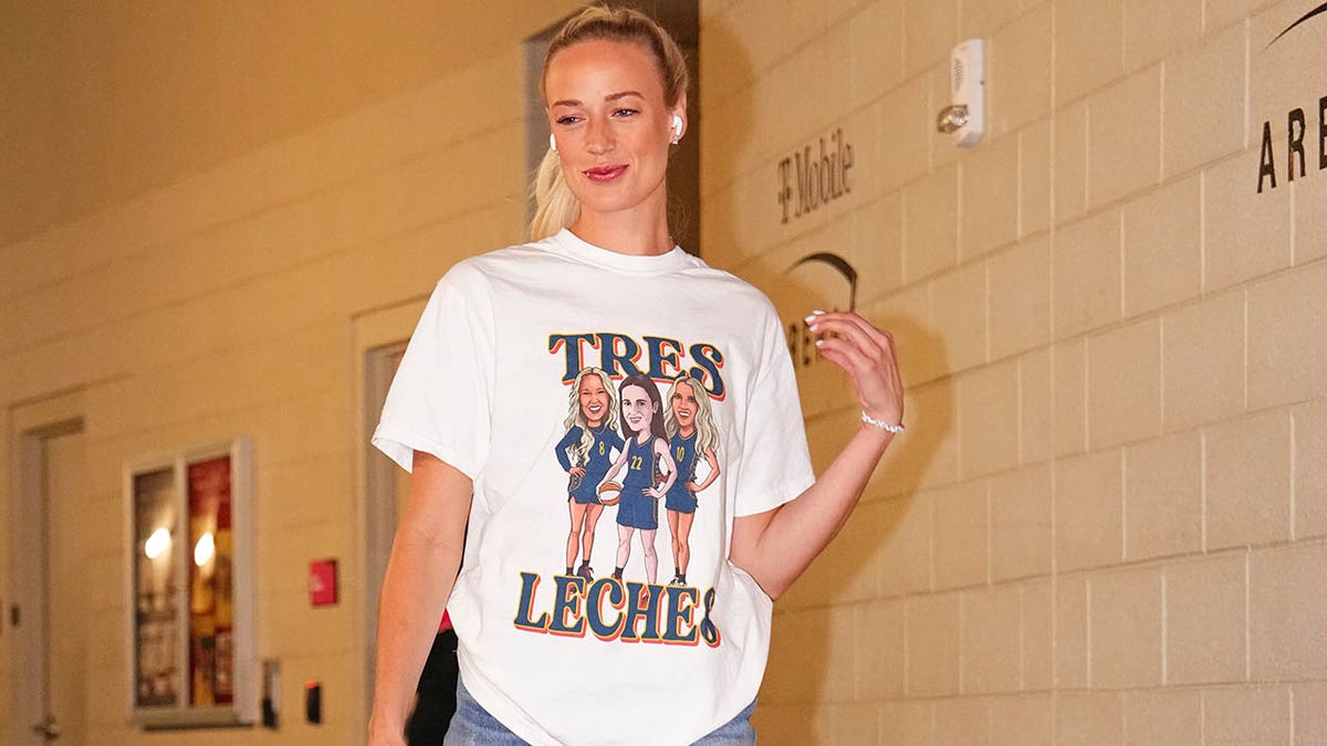 Sophie Cunningham shows off pre-game outfit