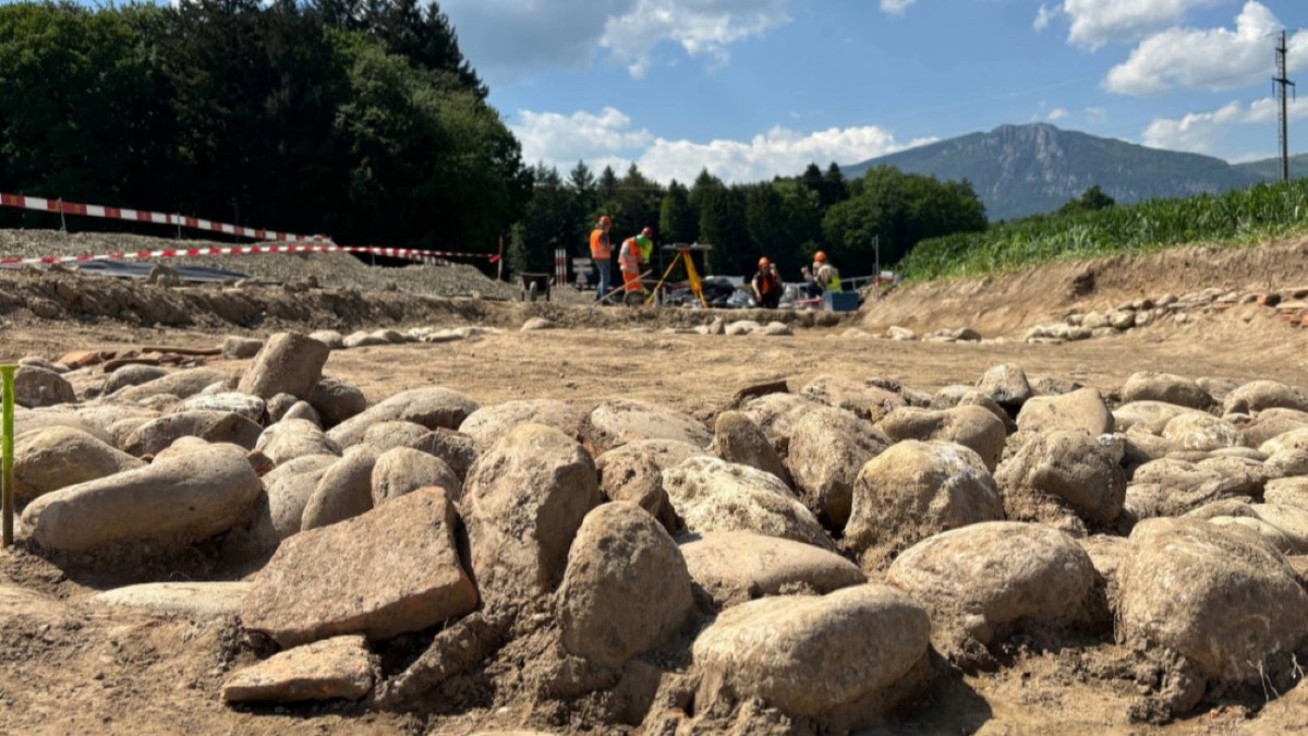 Close-up of rocks at Swiss site