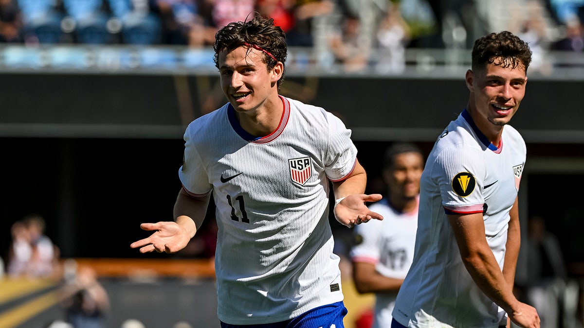 Brenden Arson celebrates the goal