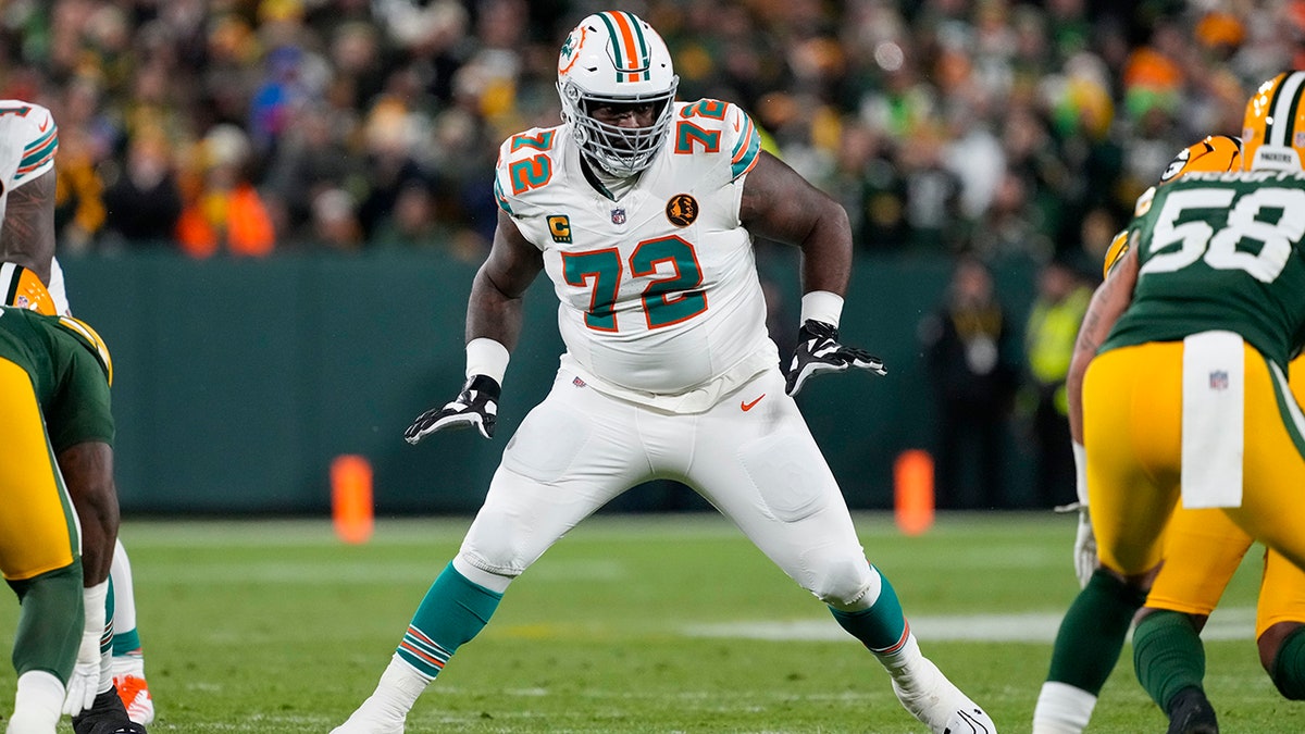 Terron Armstead vs Packers
