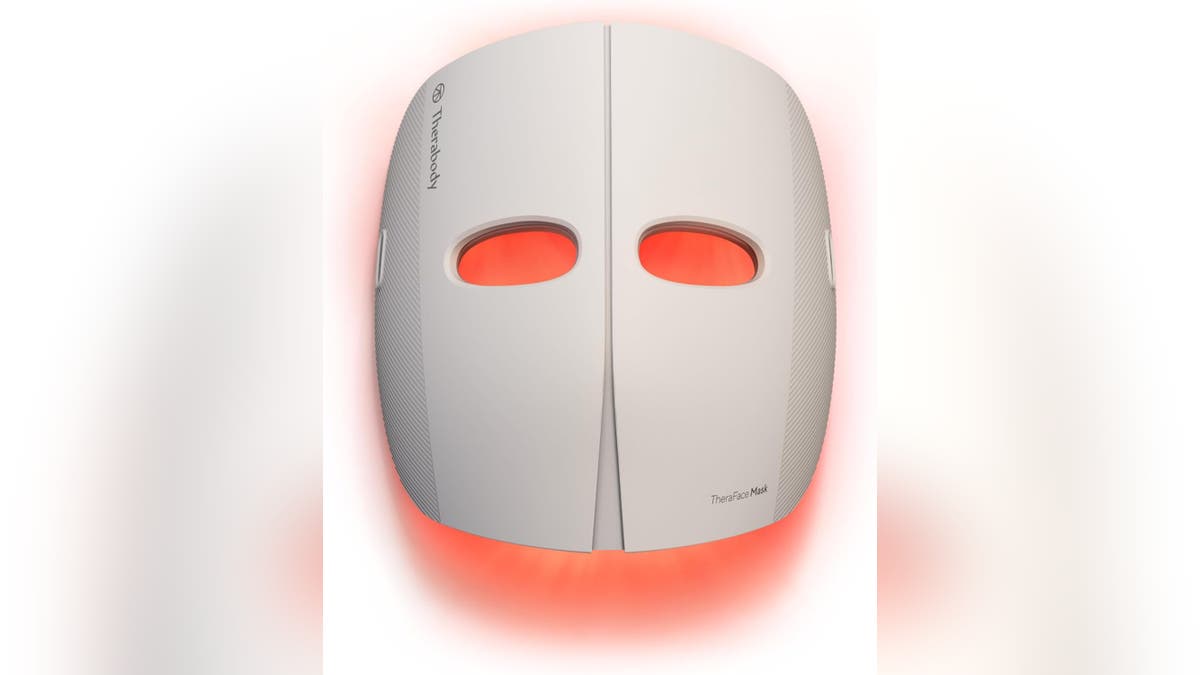 Raise the level of skin care routine with high -tech mask.