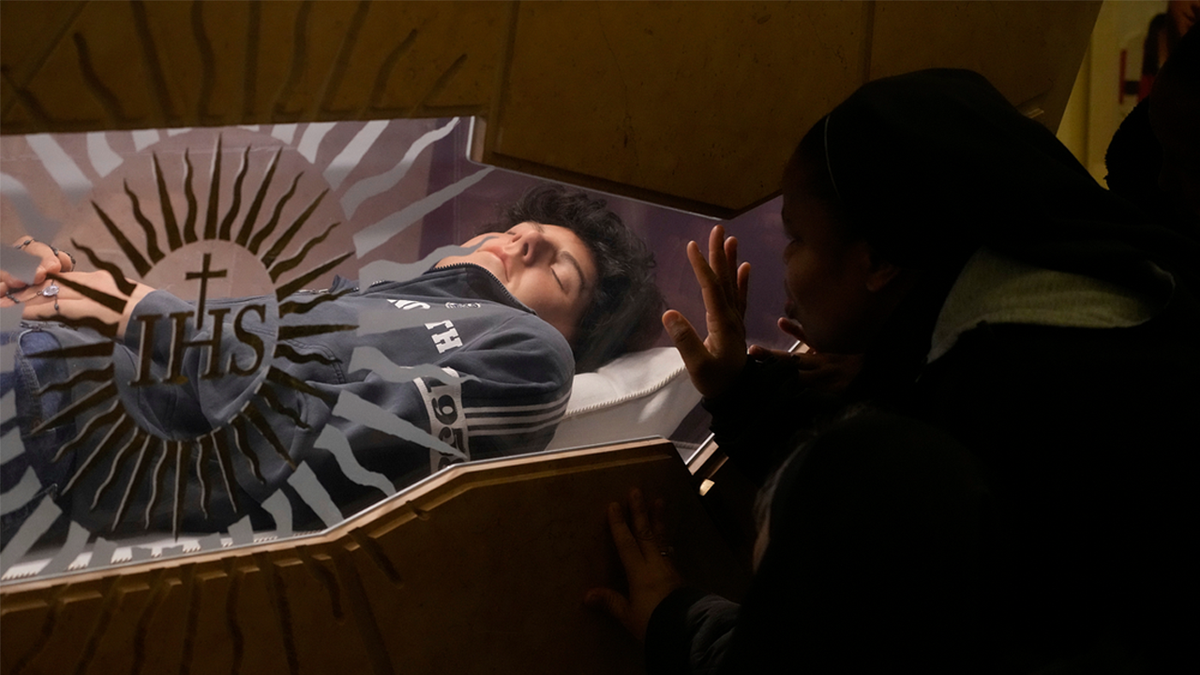 Body of soon to be saint Carlo Acutis being visited