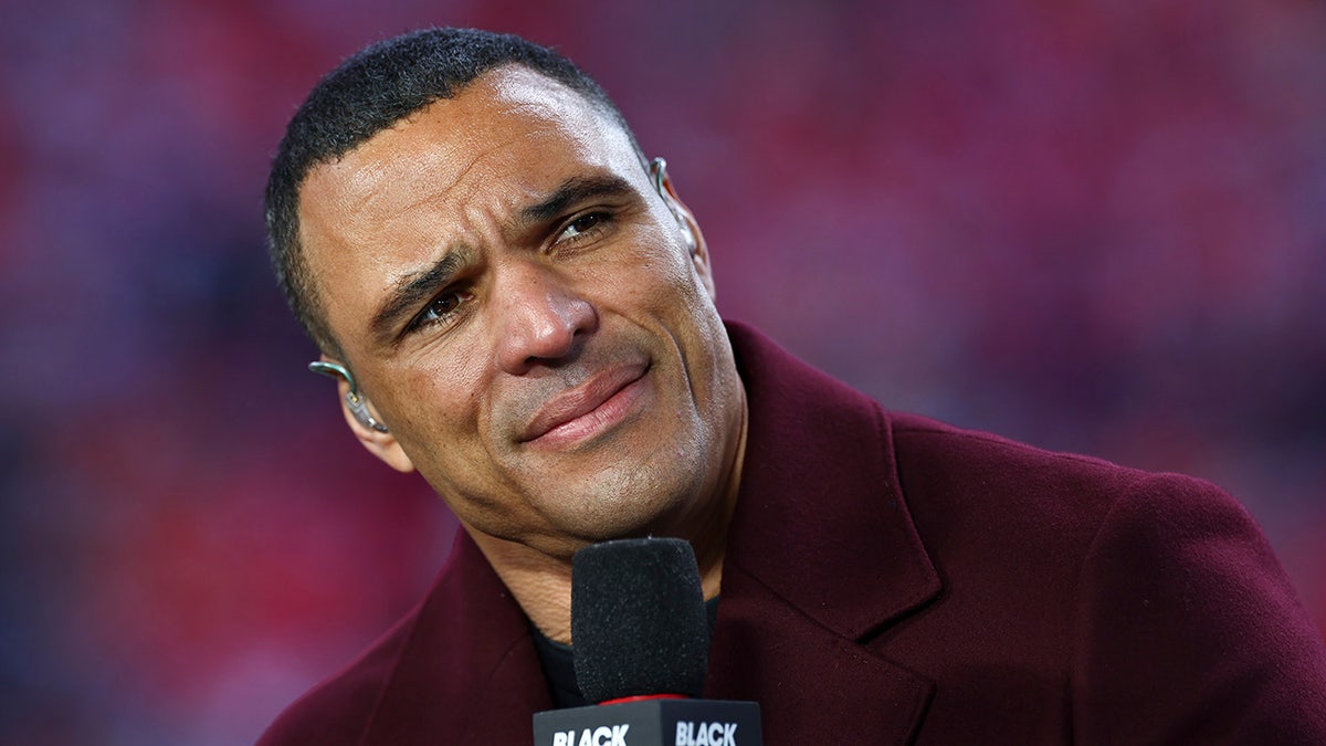 Former Kansas City Chiefs player, Tony Gonzalez, shares one son with Lauren Sánchez.