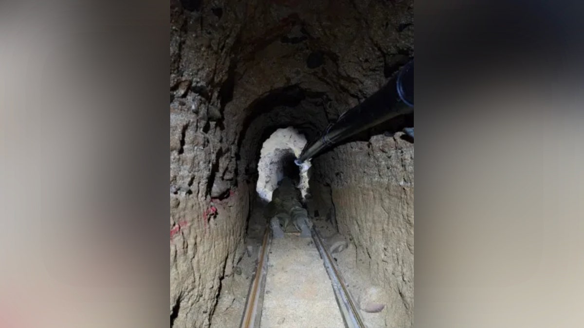 Picture showing constrictive cause passageway